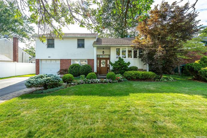 29 Roberta Ln, Syosset, NY - 4 Beds for sale for $868,888