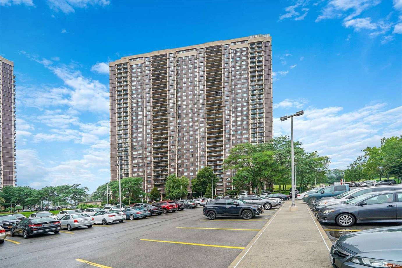 26910 Grand Central Pkwy Apt 5P, Floral Park, NY 11005